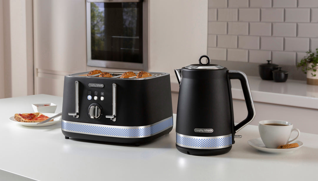 Illumination Black 4-Slice Toaster