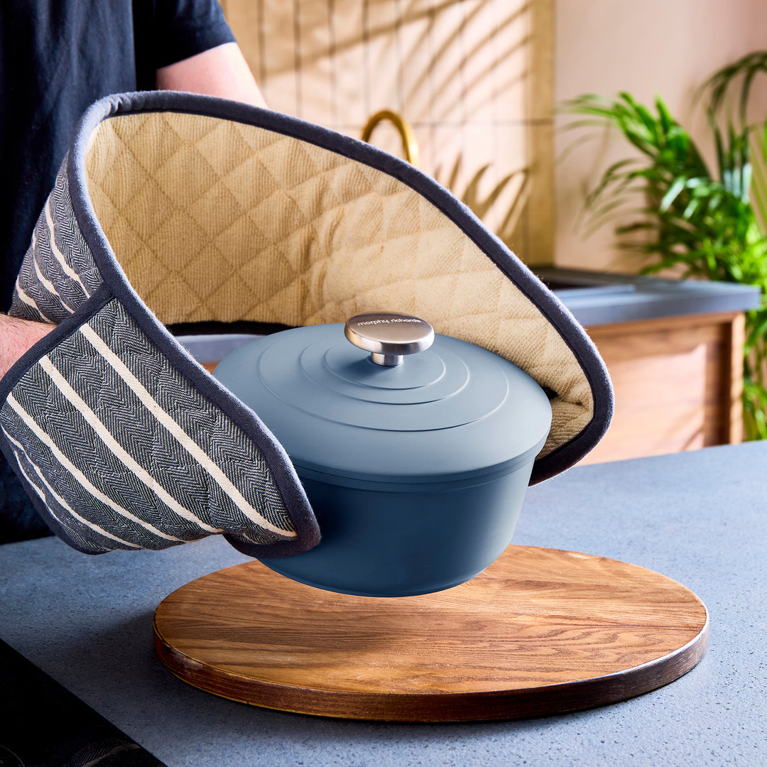 20cm Cast Aluminium Casserole Dish - Blue