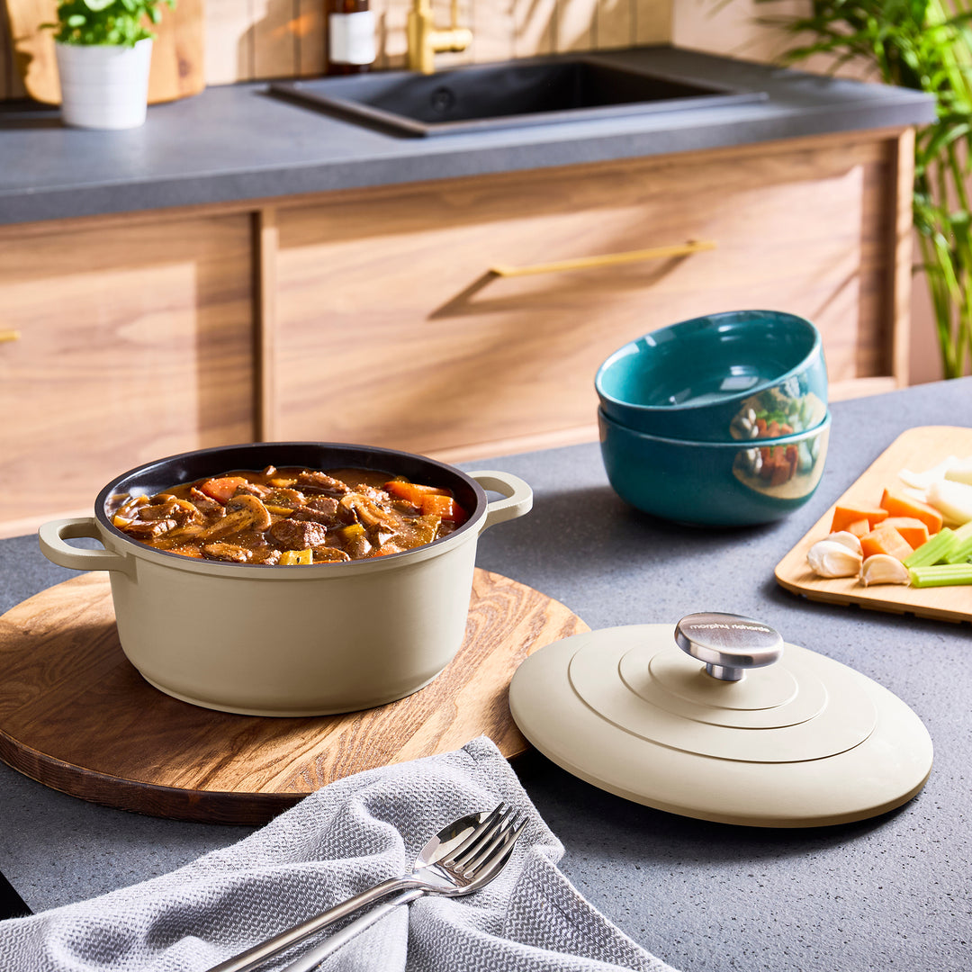 20cm Cast Aluminium Casserole Dish - Cream