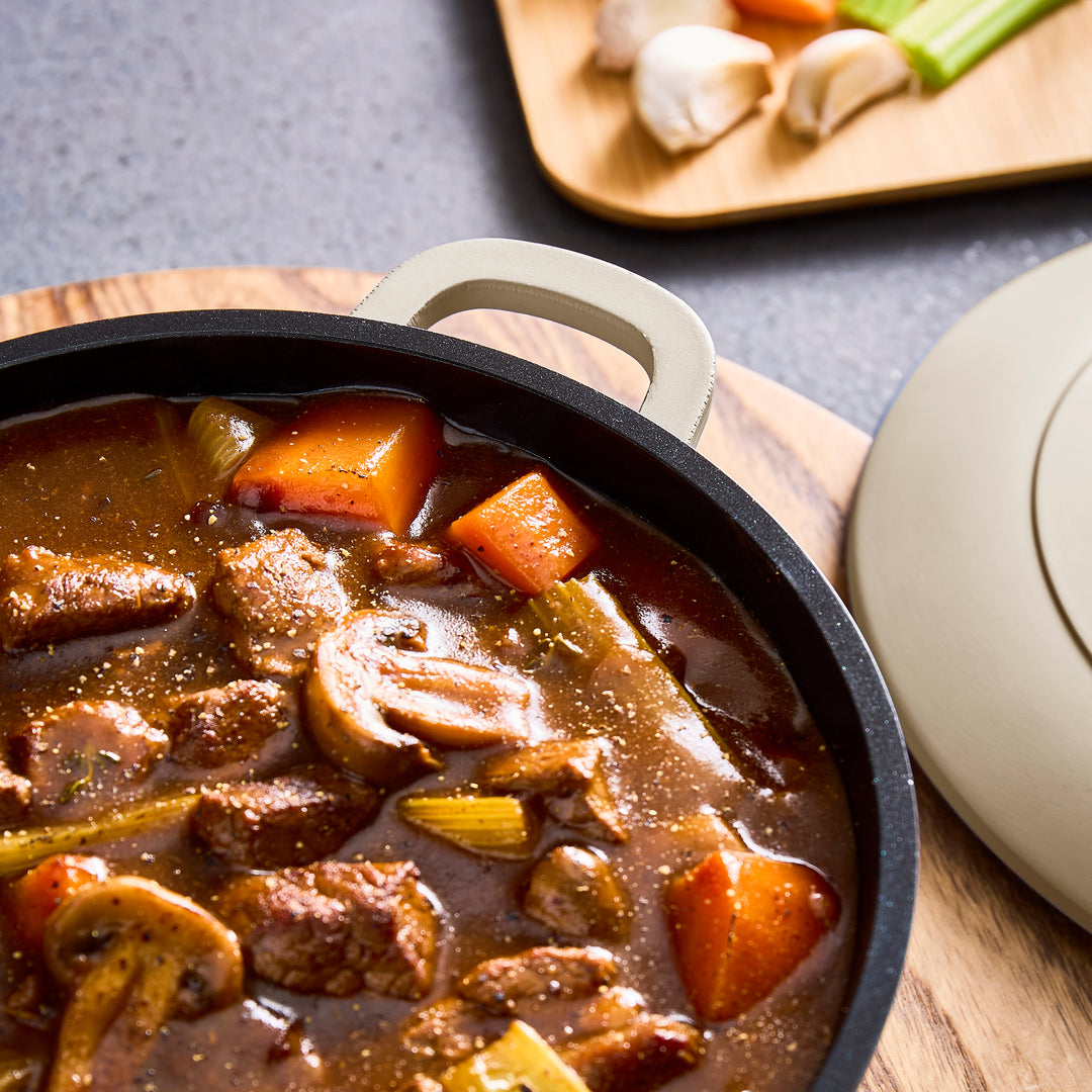 20cm Cast Aluminium Casserole Dish - Cream