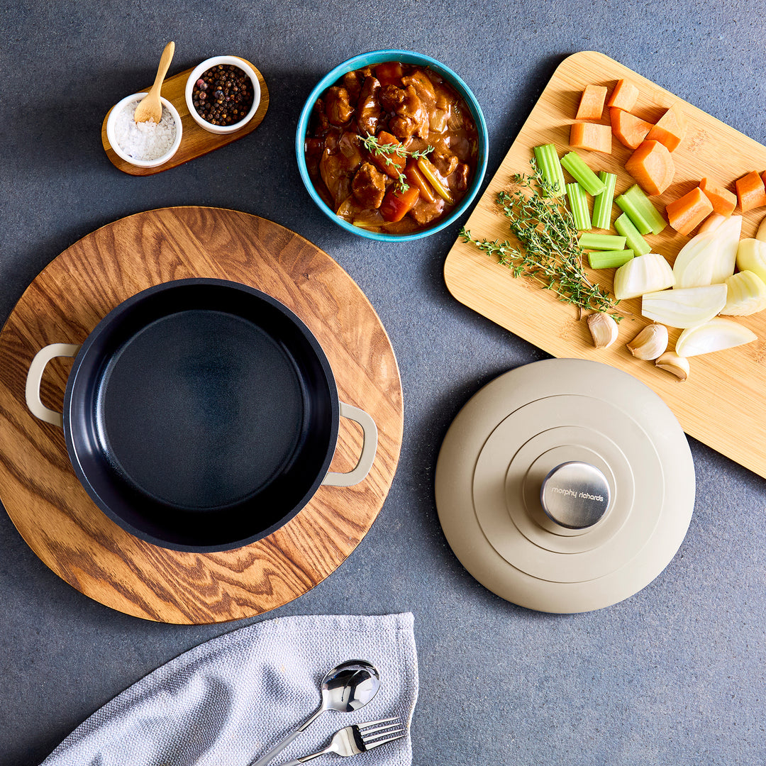 20cm Cast Aluminium Casserole Dish - Cream