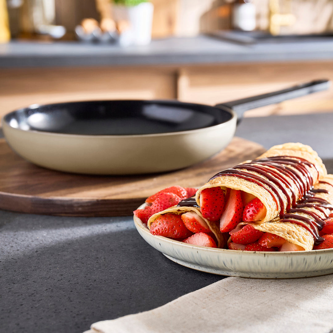 24cm Recycled Aluminium Frying Pan - Cream