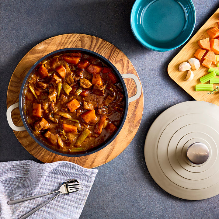 24cm Cast Aluminium Casserole Dish - Cream
