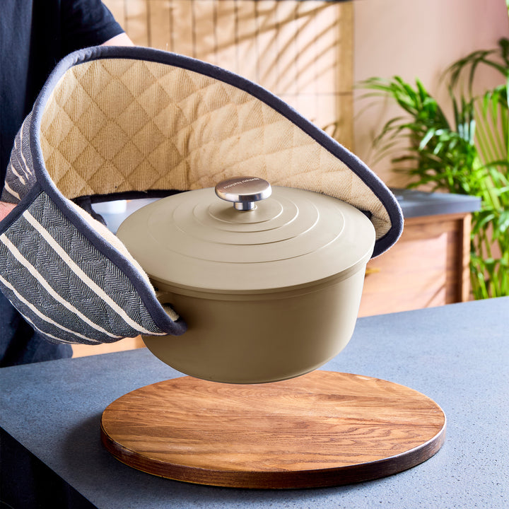 24cm Cast Aluminium Casserole Dish - Cream