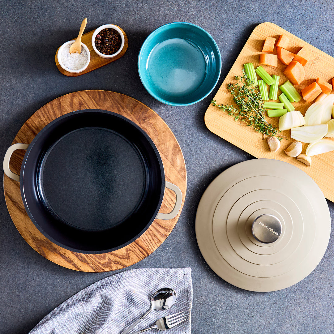 24cm Cast Aluminium Casserole Dish - Cream