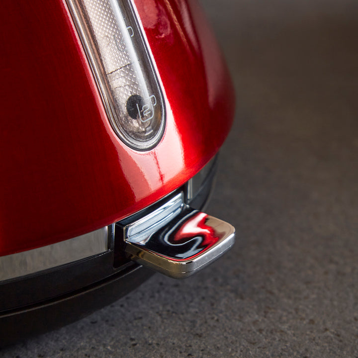 Accents 1.5L Pyramid Kettle - Red