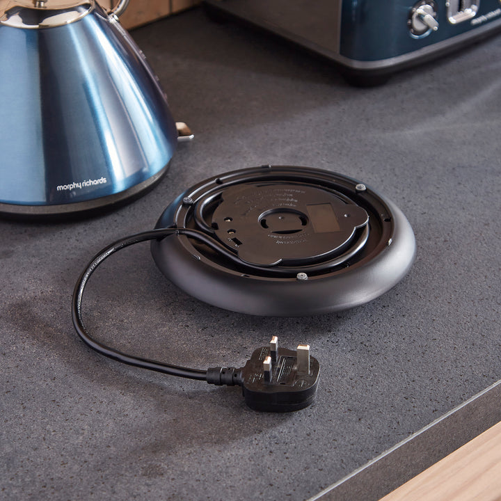 Accents 1.5L Pyramid Kettle - Blue