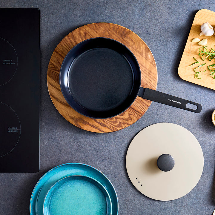 24cm Forged Aluminium Saute Pan - Cream