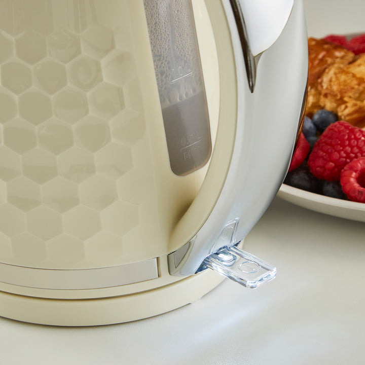 Hive Jug Kettle Cream
