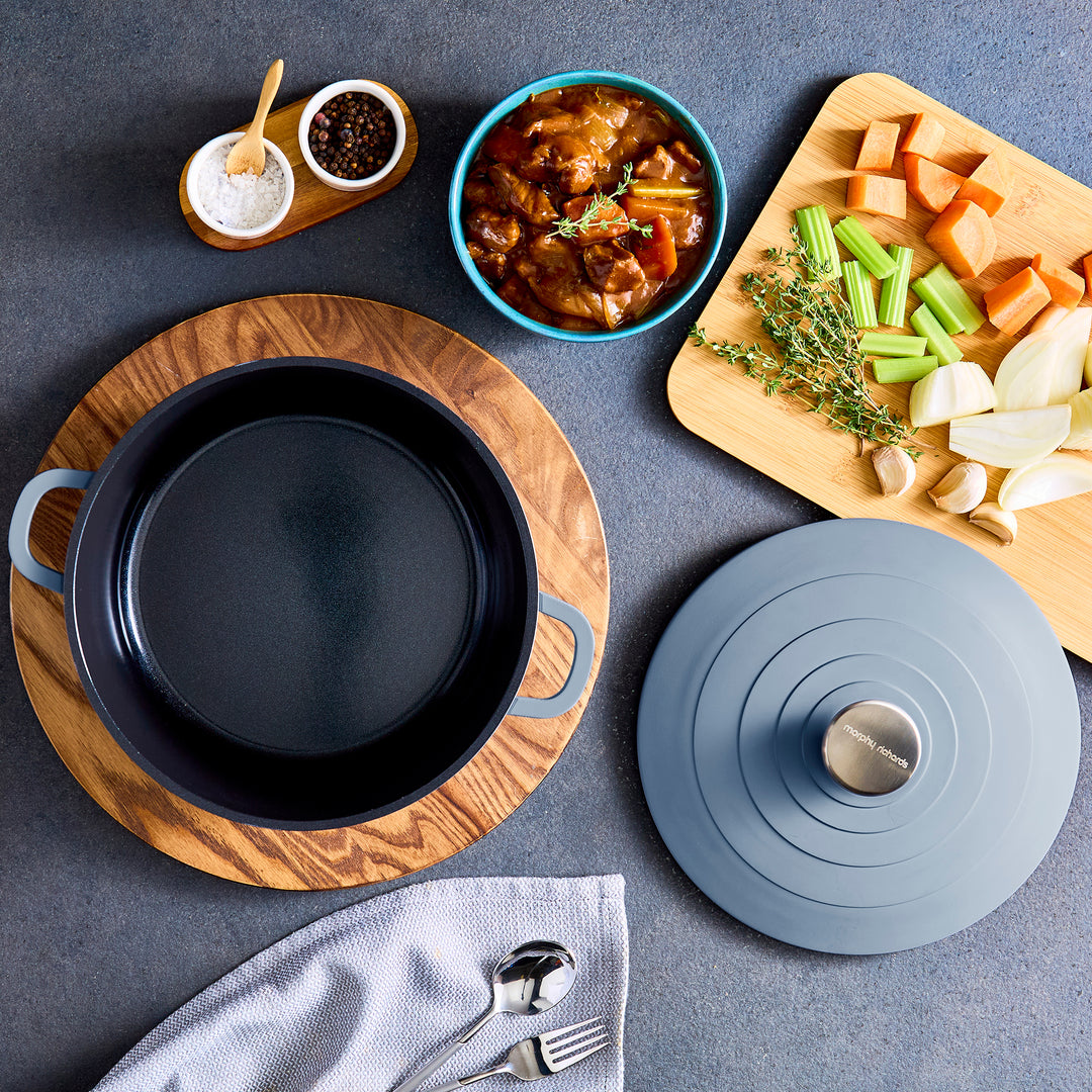 24cm Cast Aluminium Casserole Dish - Blue