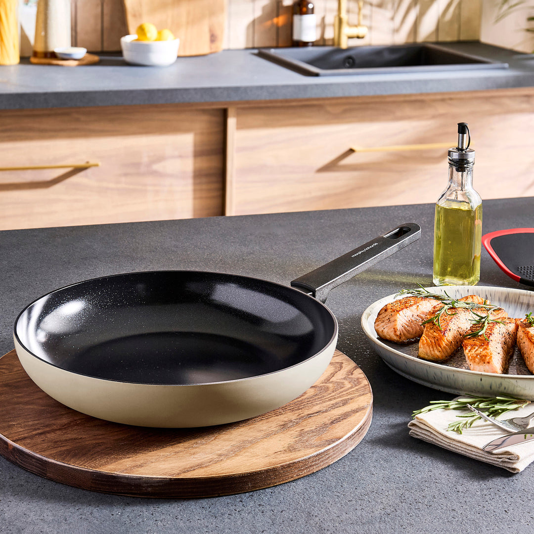 28cm Recycled Aluminium Frying Pan - Cream