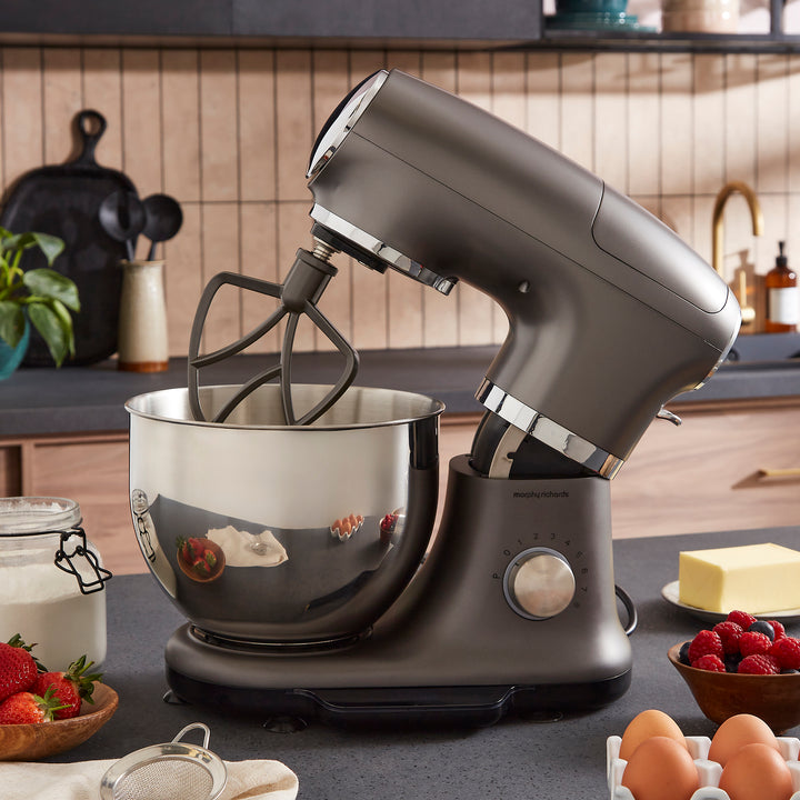 5.5L Die Cast Stand Mixer, 10 Piece Utensil Set & Cake Tin Set