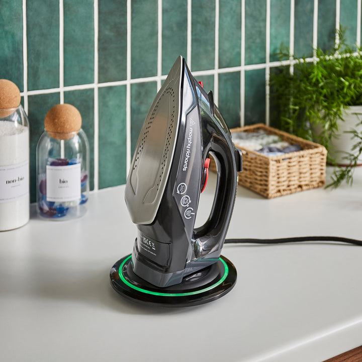 easyCHARGE 2400W Power+ Cordless Iron