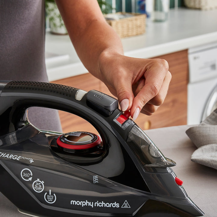 easyCHARGE 2400W Power+ Cordless Iron