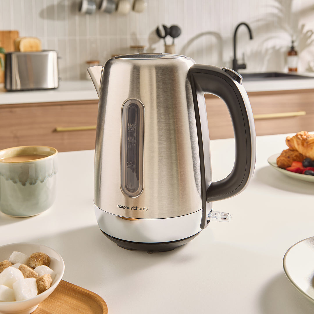 Equip Silver Jug Kettle – Morphy Richards-UK - Main Image