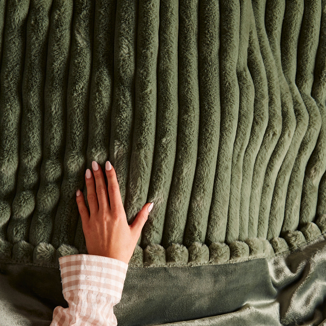 EverCosy Large Luxury Striped Fleece Electric Heated Throw - Green