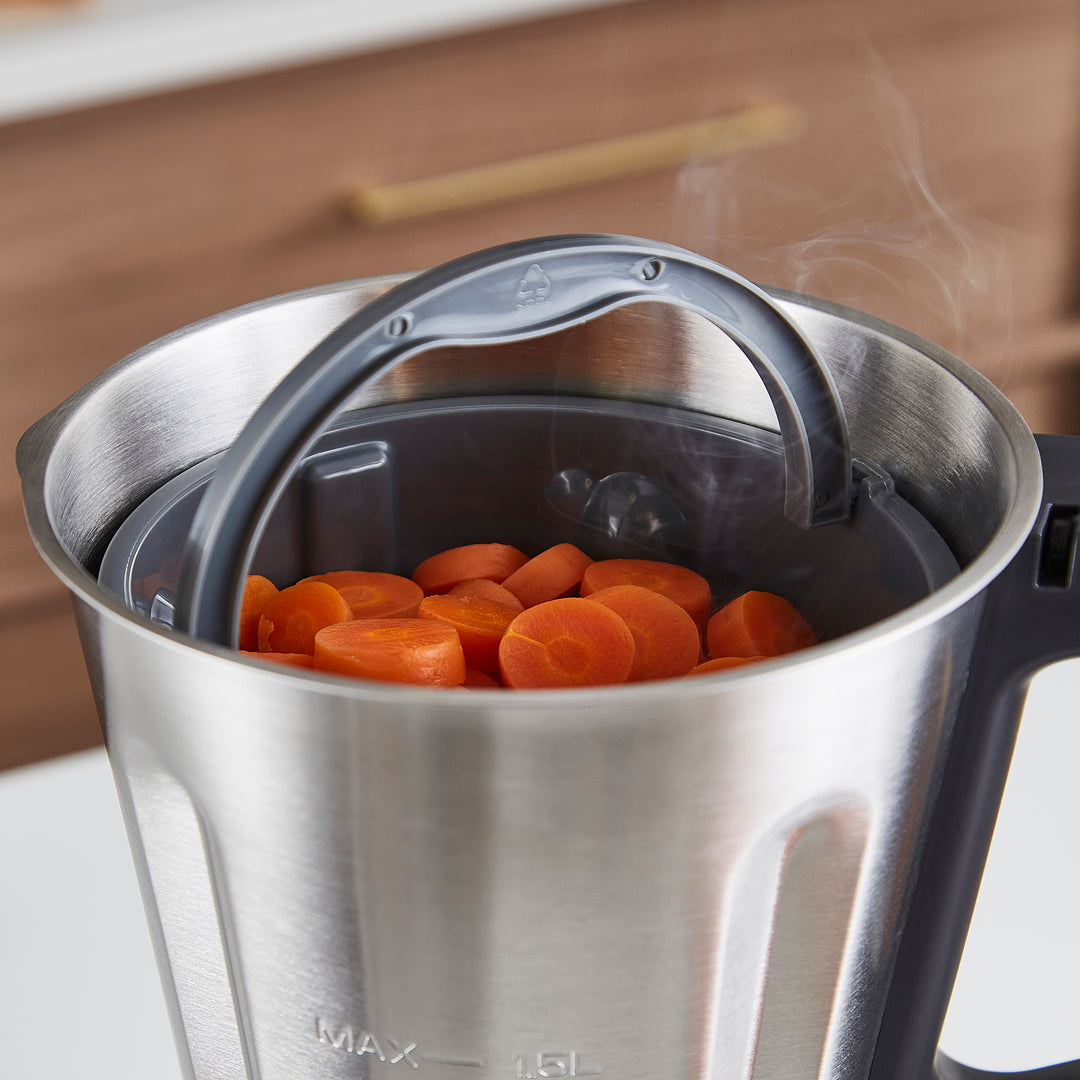 Steam tray, holding carrots 