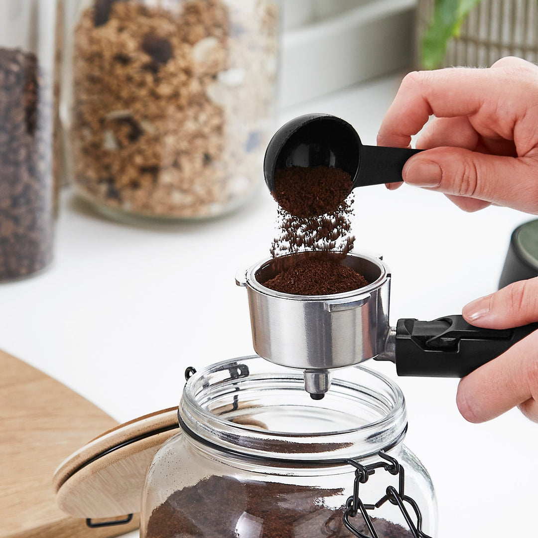 Traditional Pump Espresso Coffee Machine & Automatic Milk Frother