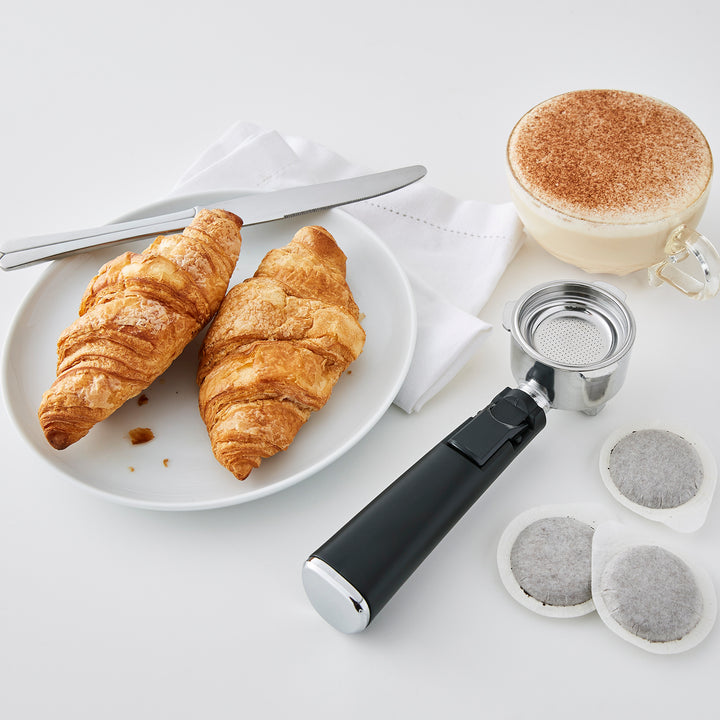 Traditional Pump Espresso Coffee Machine & Automatic Milk Frother