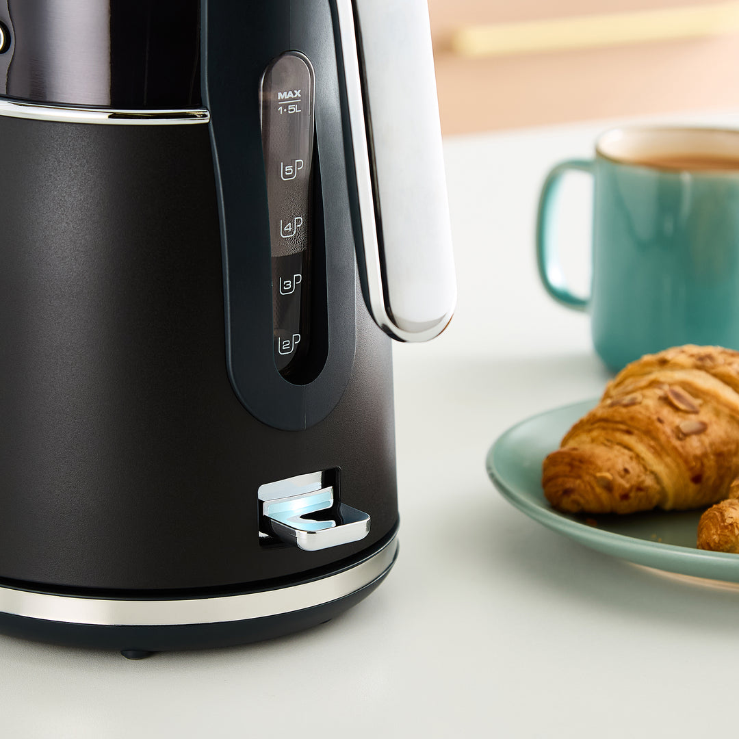 Morphy Richards black jug kettle