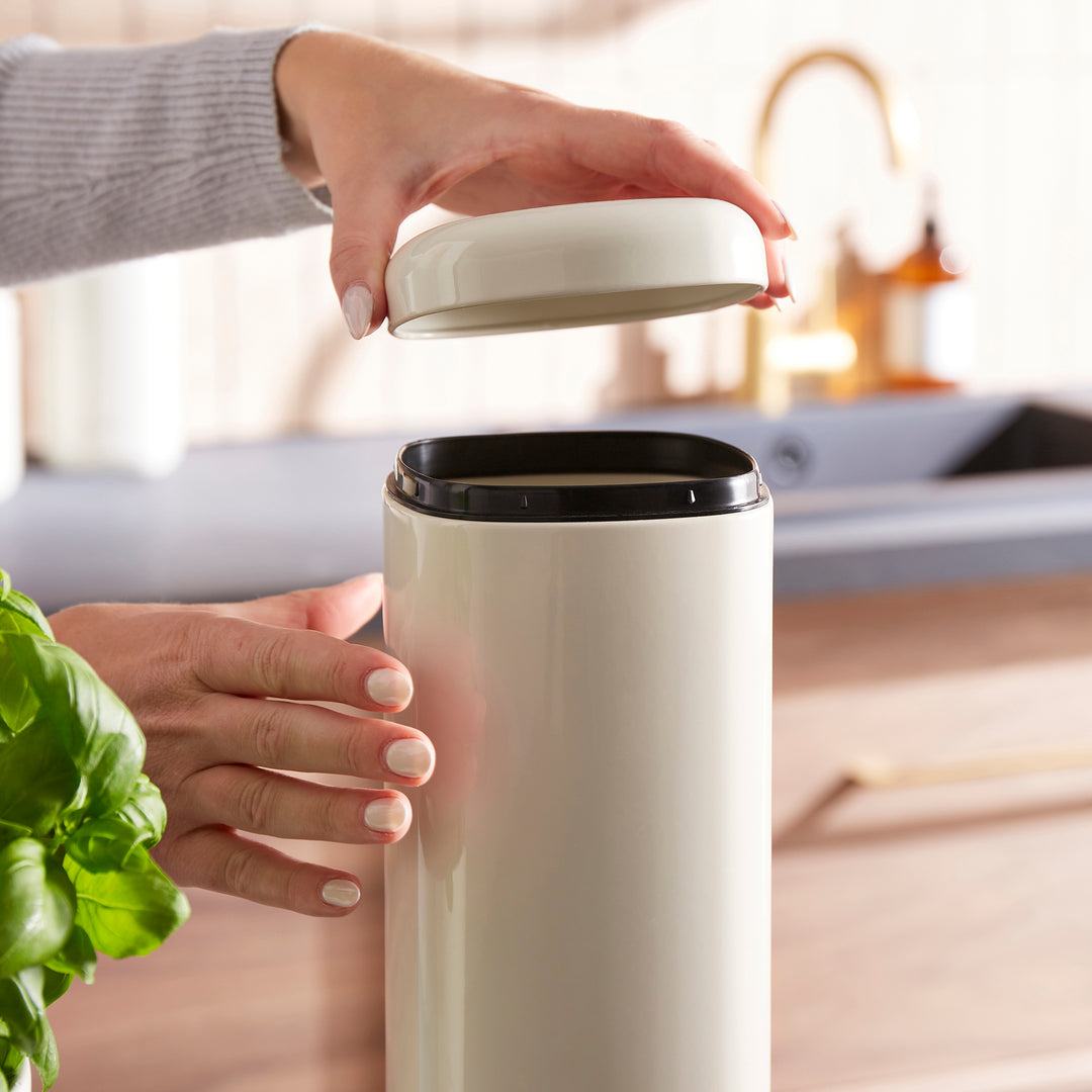 Equip Cream Large Storage Canisters and Large Roll Front Bread Bin